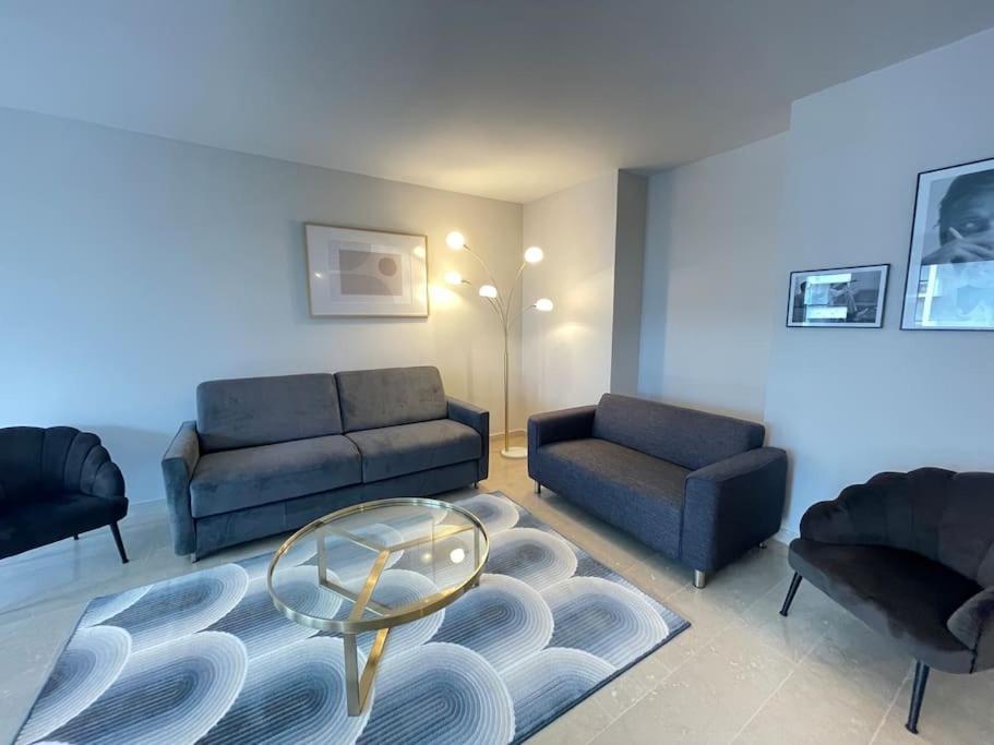 Le Mont-Veyrier, Parking Et Vue Apartman Annecy Kültér fotó