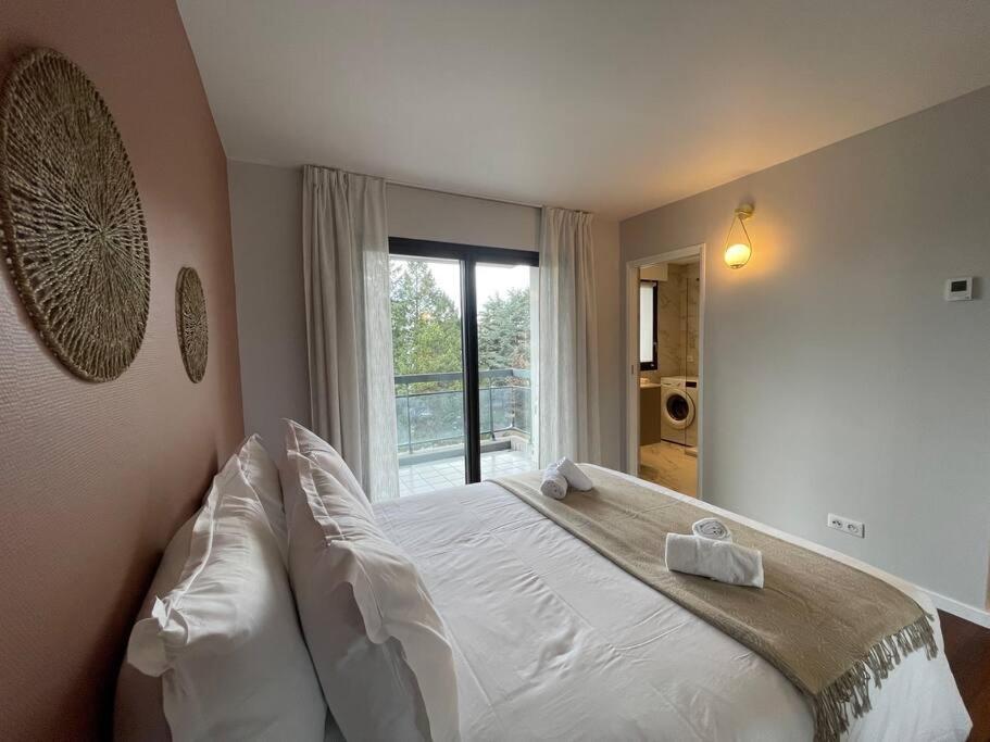 Le Mont-Veyrier, Parking Et Vue Apartman Annecy Kültér fotó