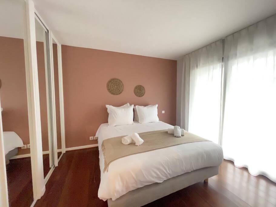 Le Mont-Veyrier, Parking Et Vue Apartman Annecy Kültér fotó